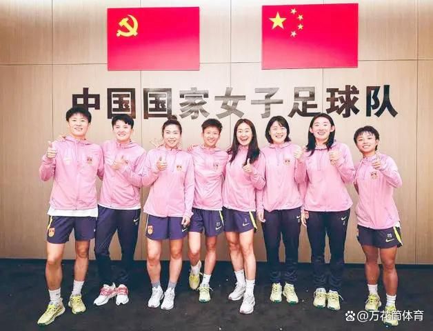 据德国媒体Sport1拜仁方面记者Kerry Hau报道，拜仁确实联系了阿劳霍，后者倍感荣幸，但现阶段无意离开巴萨。